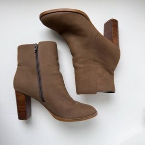 SOLE SOCIETY Leather Boots "MICAH" with Block High Heels in Brown Taupe Size 9